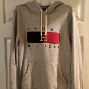 Tommy Hilfiger men’s embroidered grey pullover hoodie
